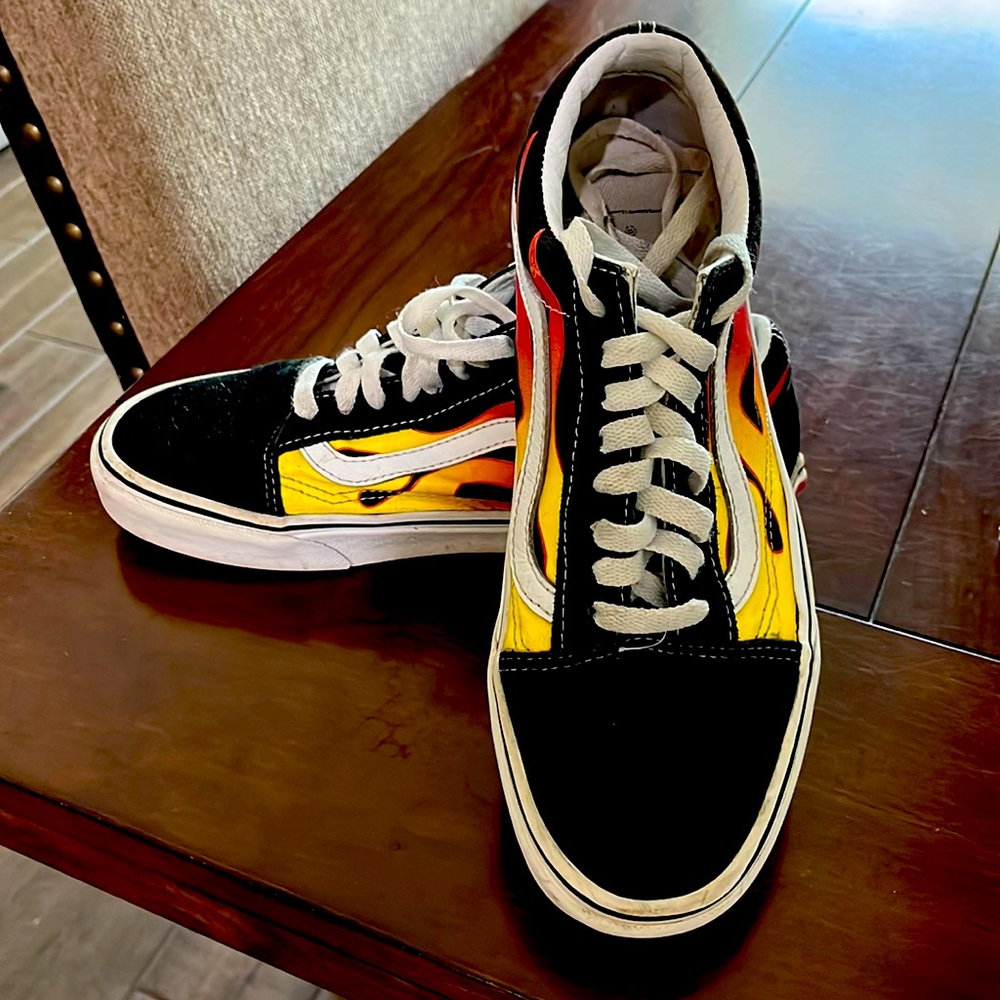 Men’s size 7 vans sneakers